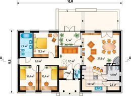 Красивый дом с колоннами и ярким декором